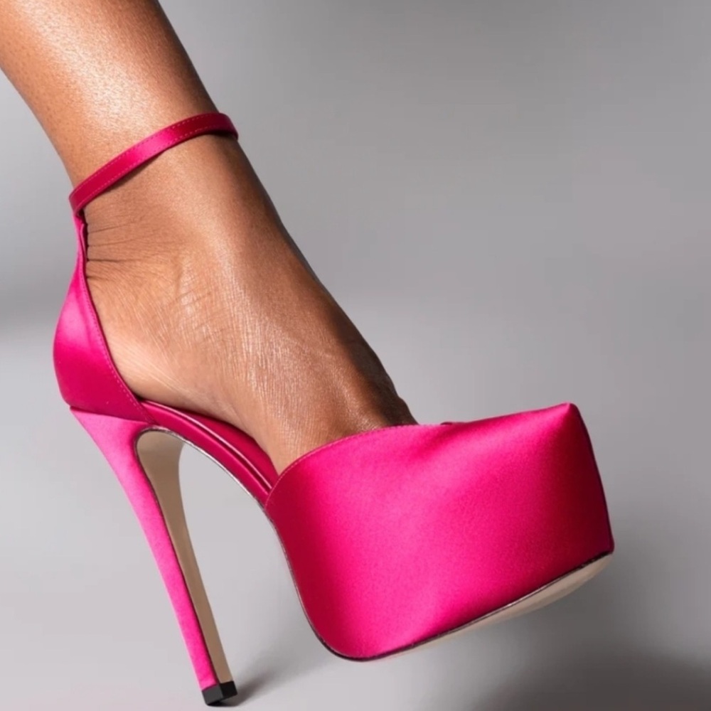 AAJ By AMINAH Satiya Fuchsia Satin Close Toe Platform Heels NIB 5.5